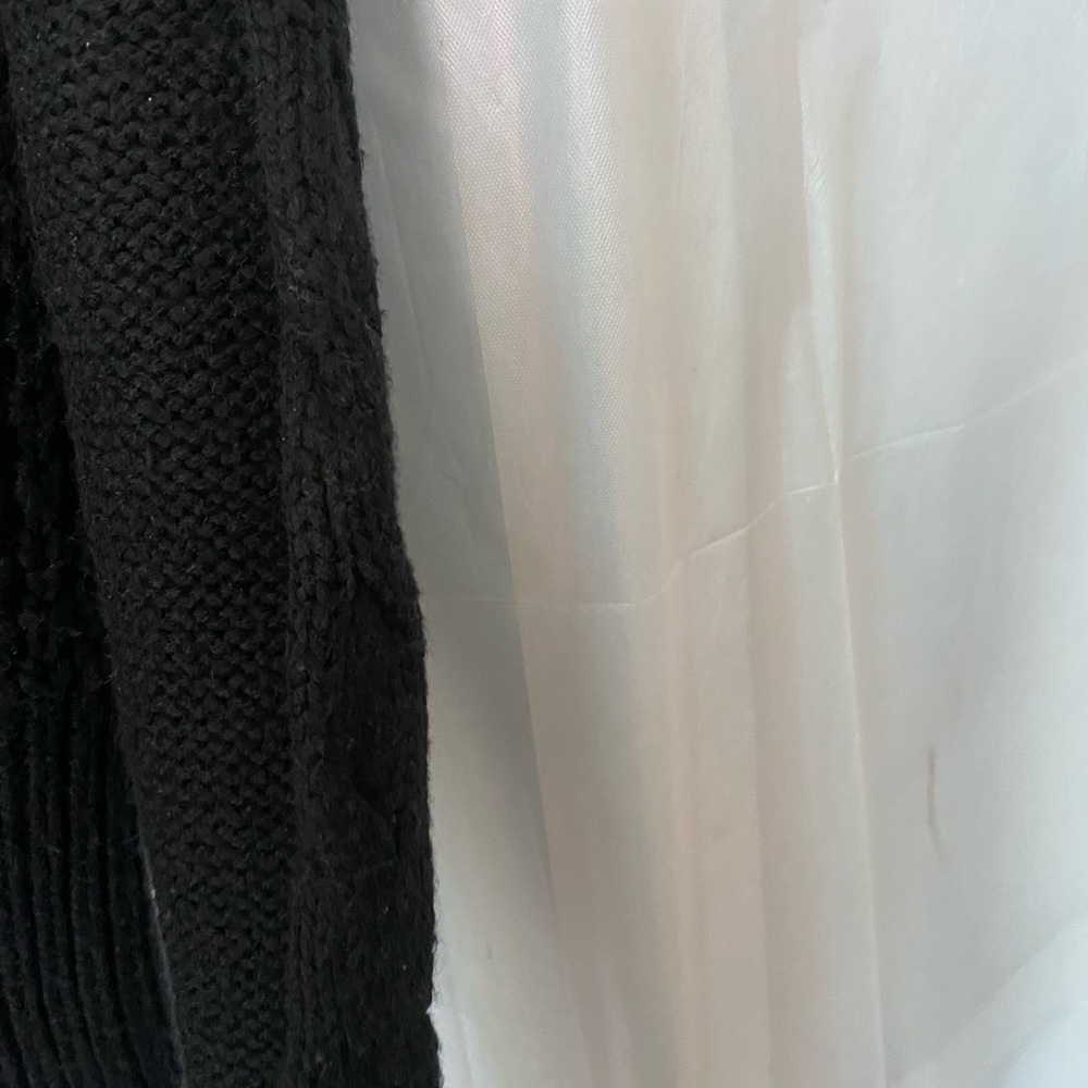 Floral Embroidered Black Sweater - Picture 8 of 10